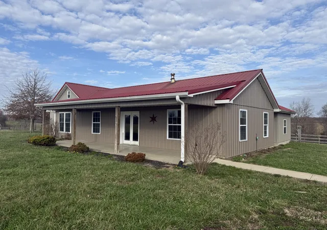 3rd image of 402 Allen Rd, Waynesburg, KY 40489 | MLS# 26004791