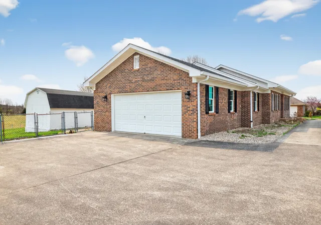 Homes for sale in Lancaster, KY | 316 Sugar Creek Rd, Lancaster, KY 40444 | MLS# 26004699