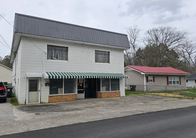 Photo 3 of Single family home for sale at 904 W 5th Street, Corbin, KY 40701 | MLS# 26004739 | Listing updated on 2026-05-13