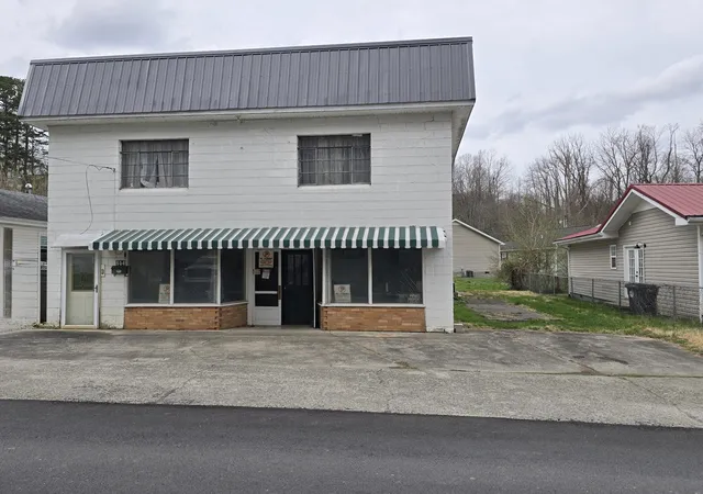 Photo 3 of Single family home for sale at 904 W 5th Street, Corbin, KY 40701 | MLS# 26004739 | Listing updated on 2026-05-13