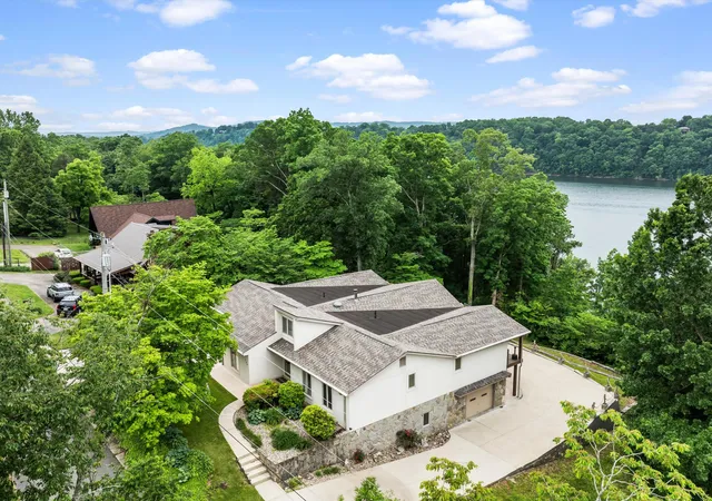 2nd image of 389 Lakeview Dr, Somerset, KY 42503 | MLS# 26004962