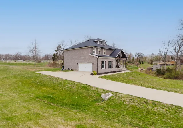 3rd image of 142 Waco Hts, Waco, KY 40385 | MLS# 26004848
