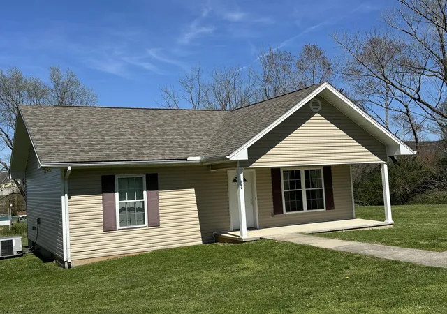 Homes for sale in Monticello, KY | 372 Rolling Acres Dr, Monticello, KY 42633 | MLS# 26004827