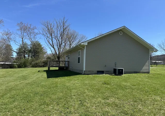 Homes for sale in Monticello, KY | 372 Rolling Acres Dr, Monticello, KY 42633 | MLS# 26004827