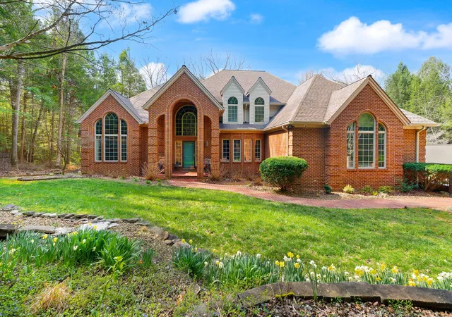 Photo 3 of Sale Pending at 1917 Mallard Dr, London, KY 40741 | MLS# 26005027 | Listing updated on 2026-10-09
