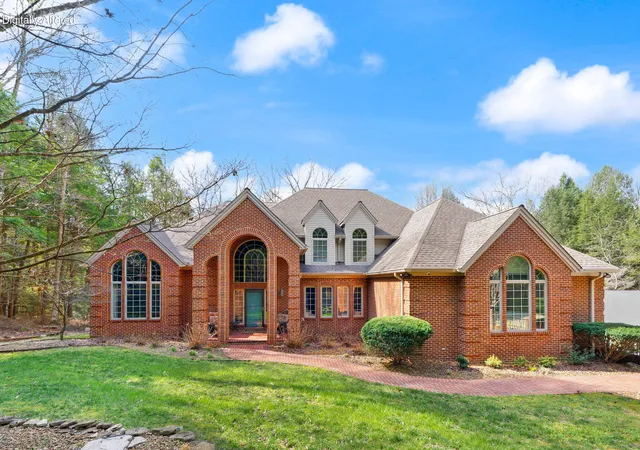 Photo 1 of Sale Pending at 1917 Mallard Dr, London, KY 40741 | MLS# 26005027 | Listing updated on 2026-10-09