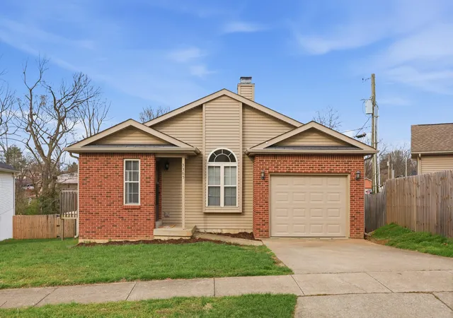 Photo 2 of Sale Pending at 3365 Squire Crk Way, Lexington, KY 40515 | MLS# 26004891 | Listing updated on 2026-10-13