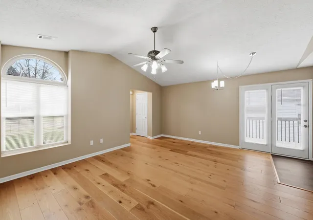 Photo 3 of Sale Pending at 3365 Squire Crk Way, Lexington, KY 40515 | MLS# 26004891 | Listing updated on 2026-10-13