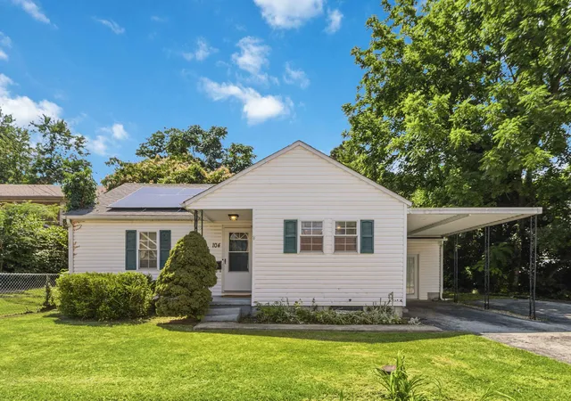 Homes for sale in Berea, KY | 104 Orchard St, Berea, KY 40403 | MLS# 26017363