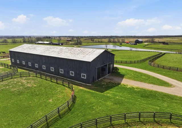 Photo 4 of House for sale at 2586 Winchester Rd, Paris, KY 40361 | MLS# 26005501 | Listing updated on 2026-06-09