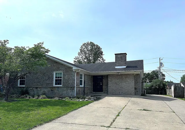 Homes for sale in Nicholasville, KY | 520 Pinoak Dr, Nicholasville, KY 40356 | MLS# 26005192
