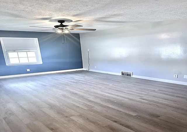 3rd image of 520 Pinoak Dr, Nicholasville, KY 40356 | MLS# 26005192
