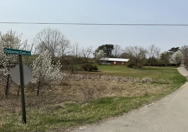Homes for sale in London, KY | 3191 Pine Top Rd, London, KY 40741 | MLS# 26005138