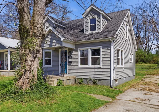 Photo 3 of Sale Pending at 141 Brown Ave, Lexington, KY 40505 | MLS# 26005936 | Listing updated on 2026-04-26