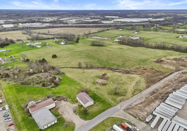 Photo 3 of Sale Pending at 185 Industry Rd, Georgetown, KY 40324 | MLS# 26005224 | Listing updated on 2026-09-30