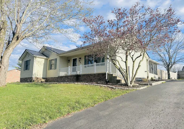 Homes for sale in Stanford, KY | 436 Halls Gap Estates Rd, Stanford, KY 40484 | MLS# 26005359