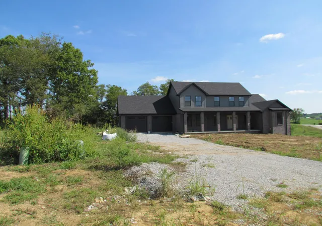 Photo 3 of Single family home for sale at 1400 Craig Crossing, Winchester, KY 40391 | MLS# 26023265 | Listing updated on 2026-08-26