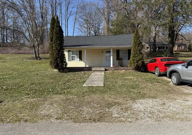 Homes for sale in London, KY | 113 Sycamore St, London, KY 40741 | MLS# 26005426