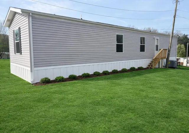 Homes for sale in Bronston, KY | 207 Rolling Cliff Dr, Bronston, KY 42518 | MLS# 26005515