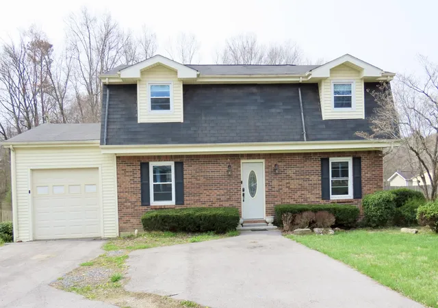 Homes for sale in Corbin, KY | 538 Oaklawn Cir, Corbin, KY 40701 | MLS# 26005447