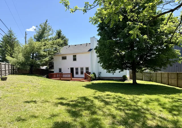 Photo 3 of Single family home for sale at 1101 Ridgeland Ct, Lexington, KY 40515 | MLS# 26005480 | Listing updated on 2026-06-01