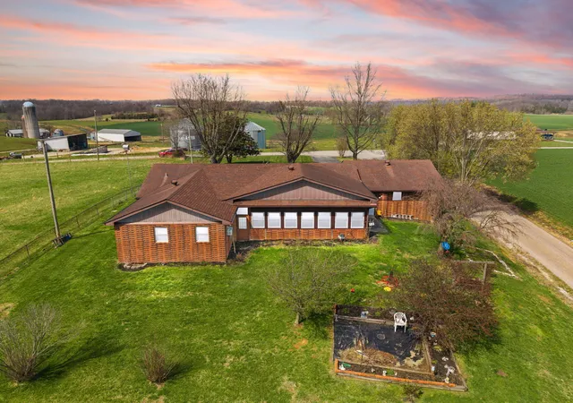 Photo 2 of Single family home for sale at 1661 Valley Oak Welborn Rd, Somerset, KY 42503 | MLS# 26005582 | Listing updated on 2026-05-31