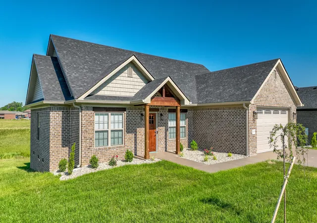 Homes for sale in Berea, KY | 177 Central Park Ave, Berea, KY 40403 | MLS# 26005656