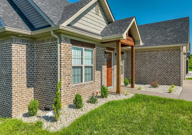 Photo 3 of Single family home for sale at 177 Central Park Ave, Berea, KY 40403 | MLS# 26005656 | Listing updated on 2026-07-27
