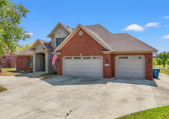 Homes for sale in Lawrenceburg, KY | 1084 Scenic Garden, Lawrenceburg, KY 40342 | MLS# 26005735