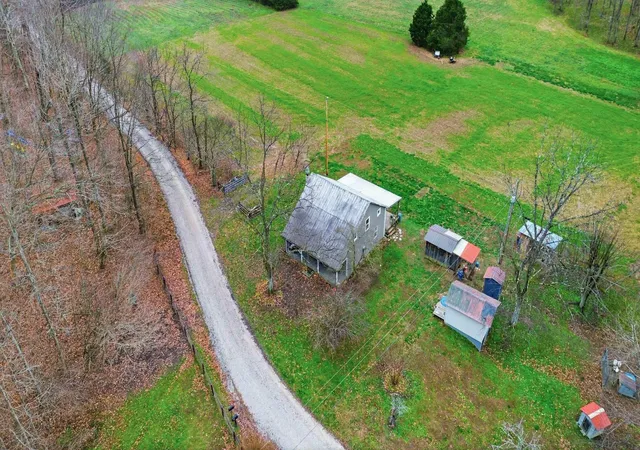 Homes for sale in Science Hill, KY | 1666 Pointer Creek Rd, Science Hill, KY 42553 | MLS# 26005635