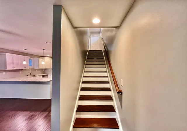 Photo 3 of Single family home for sale at 241 Devonia Ave, Lexington, KY 40505 | MLS# 26005728 | Listing updated on 2026-03-23