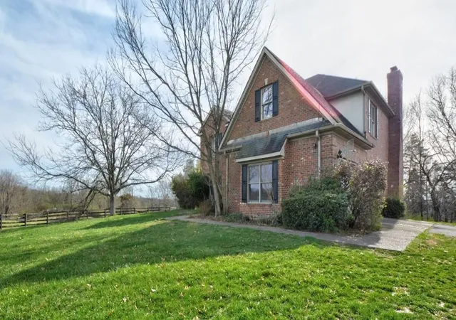 Homes for sale in Versailles, KY | 2315 Oregon Rd, Versailles, KY 40383 | MLS# 26006229