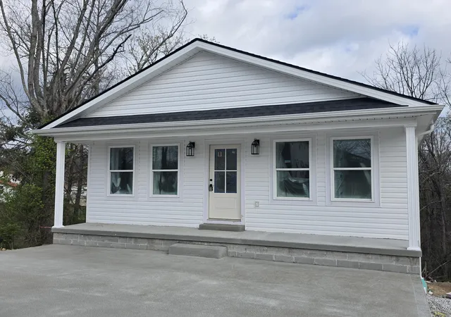 Photo 3 of Single family home for sale at 618 Gordon St, Corbin, KY 40701 | MLS# 26006573 | Listing updated on 2026-07-30
