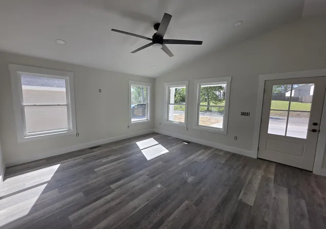 Photo 3 of Single family home for sale at 618 Gordon St, Corbin, KY 40701 | MLS# 26006573 | Listing updated on 2026-07-30