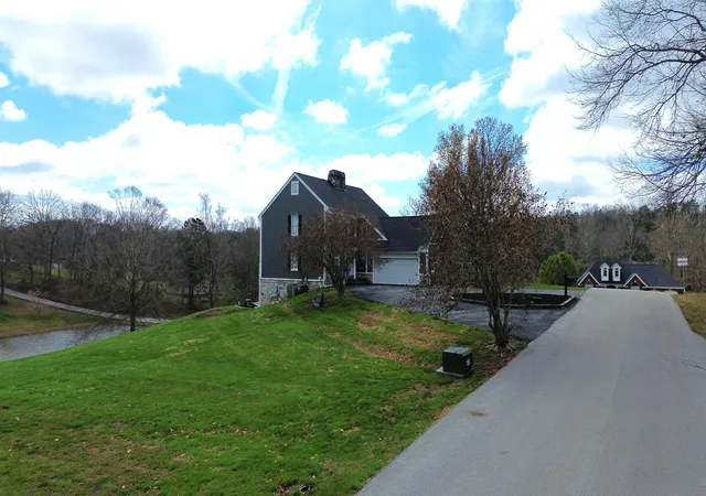Homes for sale in Corbin, KY | 3002 Woodland Ln, Corbin, KY 40701 | MLS# 26006037