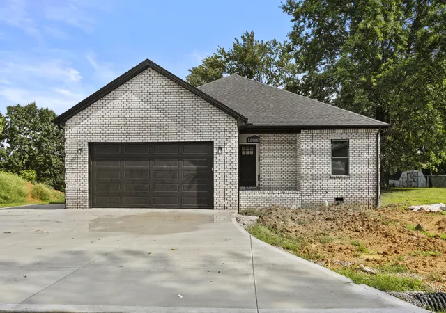 Single family home for sale at 1634 Senator Ln, London, KY 40741 | MLS# 26006250