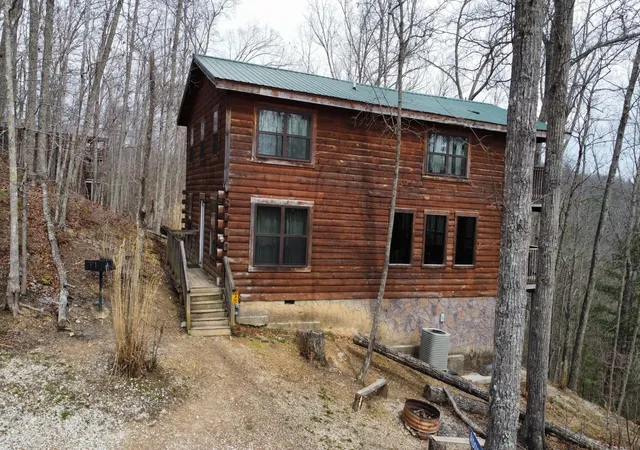 Photo 3 of Single family home for sale at 111 Lookout Ridge Rd, Rogers, KY 41365 | MLS# 26006707 | Listing updated on 2026-07-27