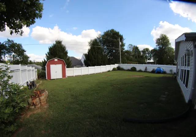 4th image of 1027 Devane Ln, Frankfort, KY 40601 | MLS# 26006127