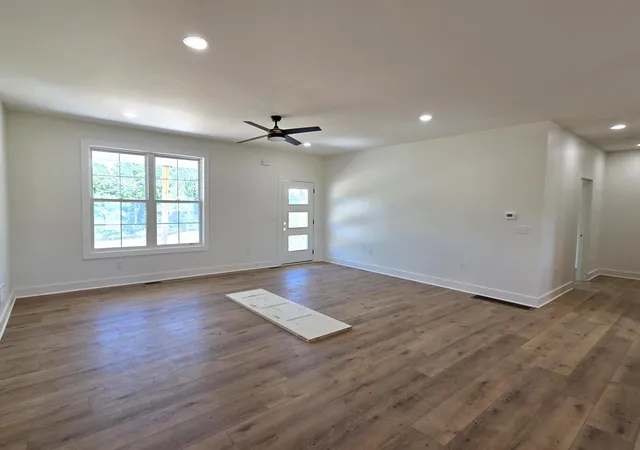 5th image of 401 Krauss Dr, Nicholasville, KY 40356 | MLS# 26006280
