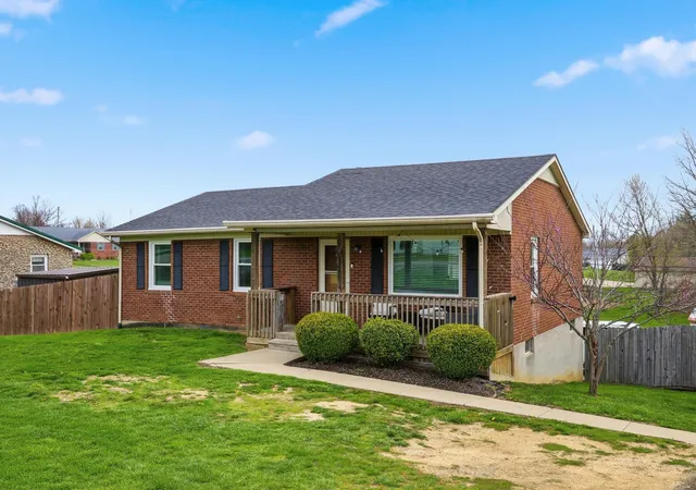 Homes for sale in Lawrenceburg, KY | 1506 Alton Rd, Lawrenceburg, KY 40342 | MLS# 26006215