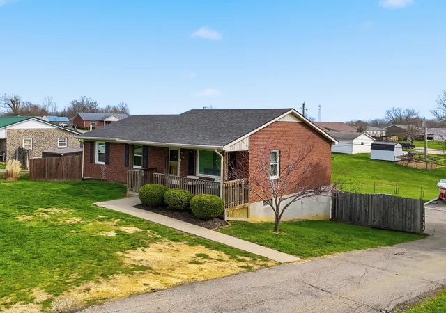 Homes for sale in Lawrenceburg, KY | 1506 Alton Rd, Lawrenceburg, KY 40342 | MLS# 26006215