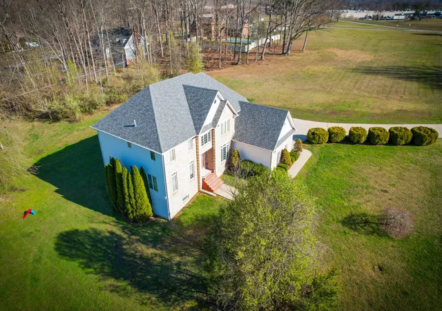 Homes for sale in Morehead, KY | 422 Sunset Dr, Morehead, KY 40351 | MLS# 26006263