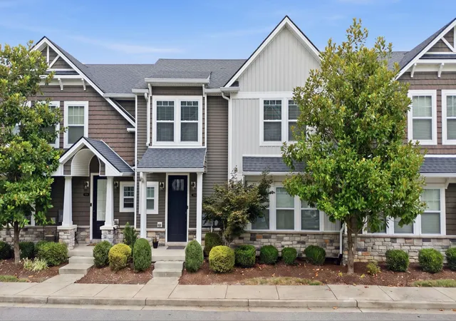 Photo 1 of Sale Pending at 3740 Kings Glen Park, Lexington, KY 40514 | MLS# 26020351 | Listing updated on 2026-09-10