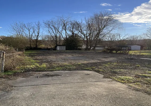 Homes for sale in Middlesboro, KY | 205 Exeter Ave, Middlesboro, KY 40965 | MLS# 26006275
