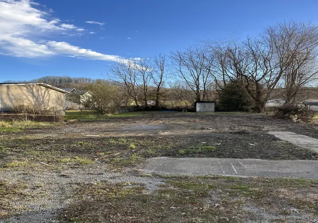 Homes for sale in Middlesboro, KY | 205 Exeter Ave, Middlesboro, KY 40965 | MLS# 26006275