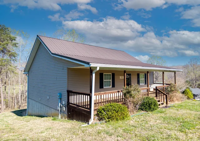 Homes for sale in Monticello, KY | 235 Golden Pond Rd, Monticello, KY 42633 | MLS# 26006388