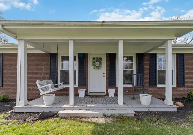 Homes for sale in Stanford, KY | 102 Sherwood Dr, Stanford, KY 40484 | MLS# 26006352