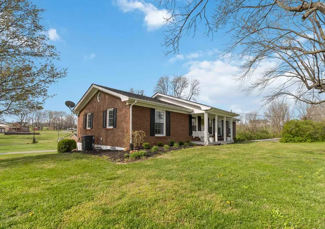Homes for sale in Stanford, KY | 102 Sherwood Dr, Stanford, KY 40484 | MLS# 26006352