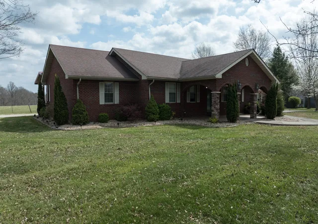 Homes for sale in Dunnville, KY | 77 Deerfield Ln, Dunnville, KY 42528 | MLS# 26006660