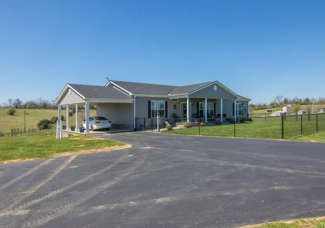 2nd image of 386 Oakland Ln, Harrodsburg, KY 40330 | MLS# 26006621